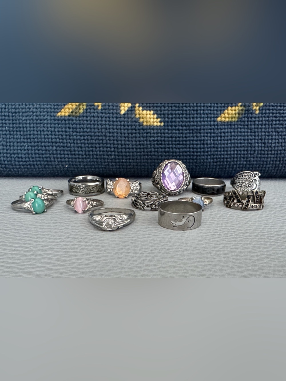 14 ASSORTED SILVER TONE FASHION RINGS. - Picture 2 of 11